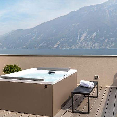 Evo Suites Apartments Limone sul Garda Esterno foto