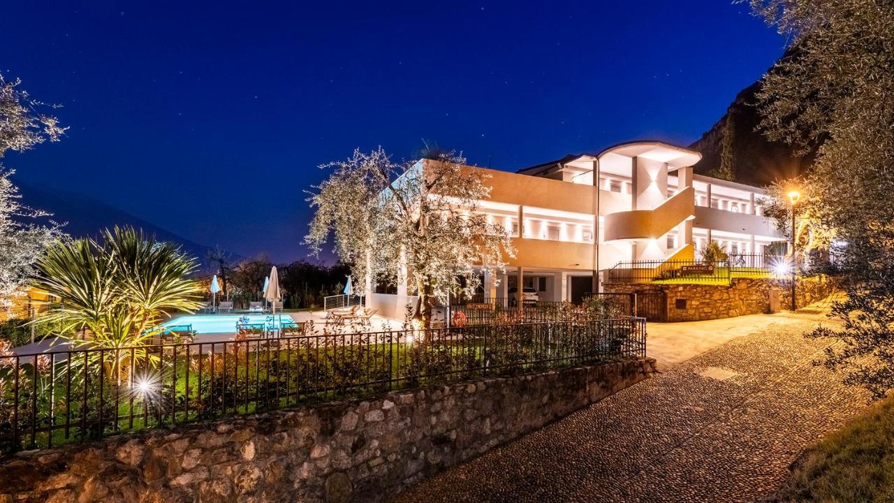 Evo Suites Apartments Limone sul Garda Esterno foto