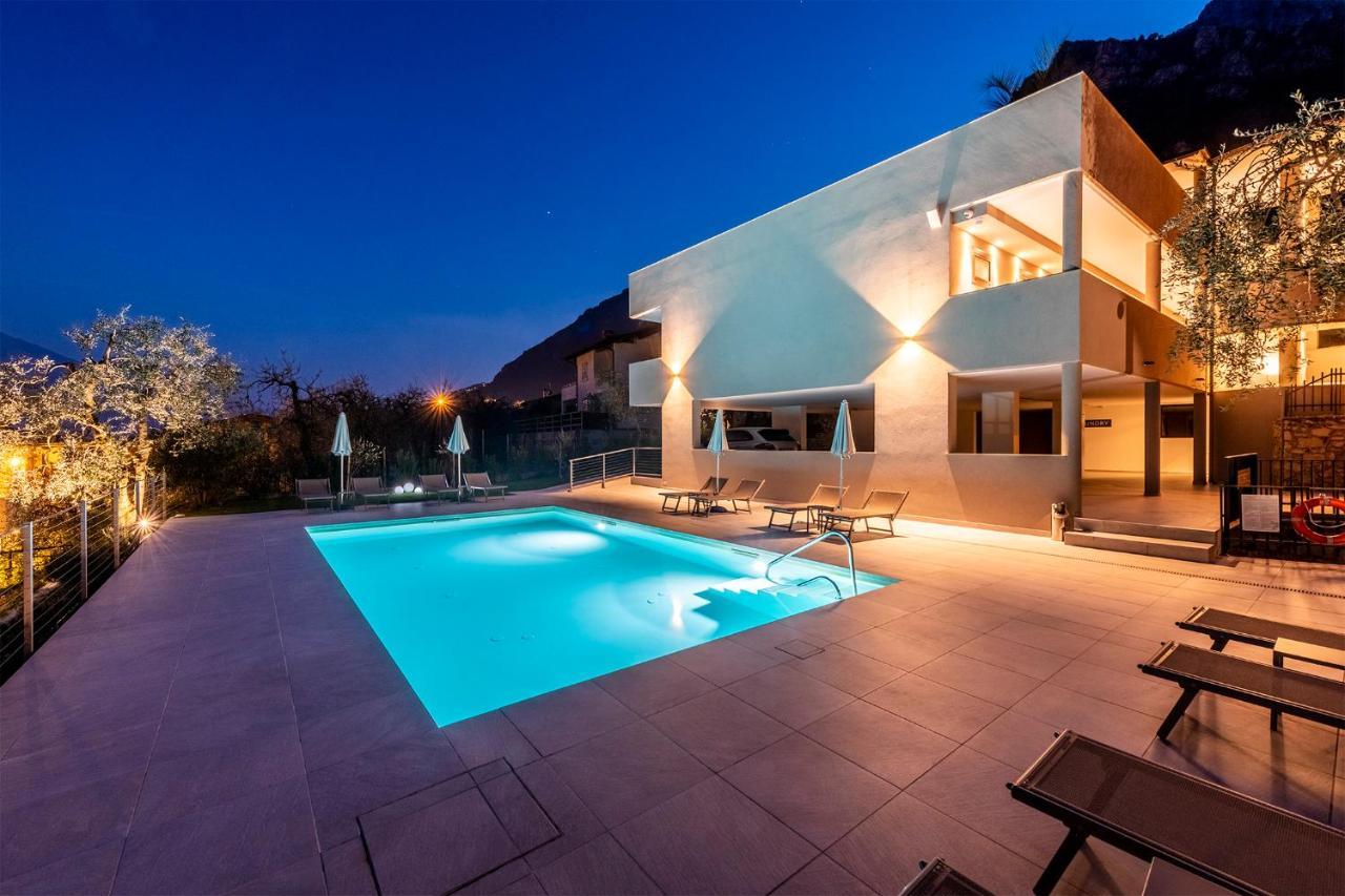 Evo Suites Apartments Limone sul Garda Esterno foto